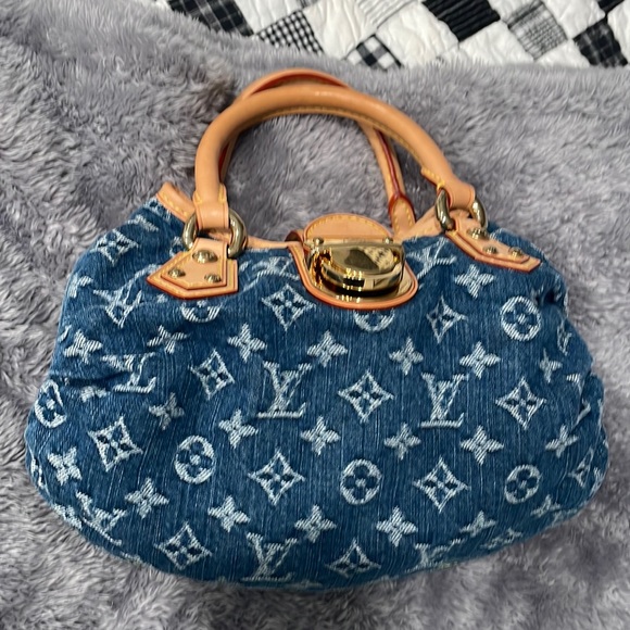 AUTHENTIC Louis Vuitton Pleaty denim bag. I purchased this bag in 2005. - Picture 3 of 17